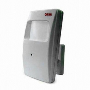 Barvna kamera v obliki alarmnega senzorja